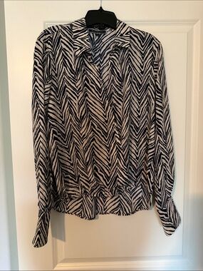 Express Black and White Chevron-Pattern Button-Down Blouse